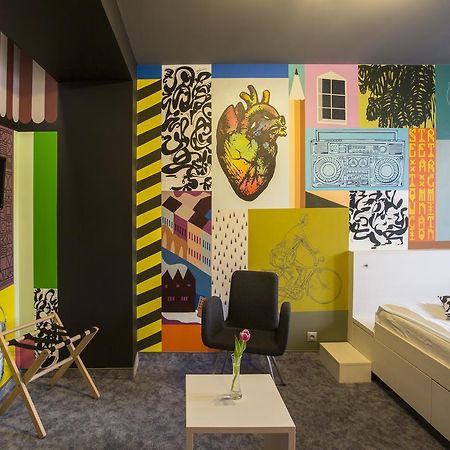 The Invisible Hotel — Urban Flashbacks โกชิเซ ภายนอก รูปภาพ